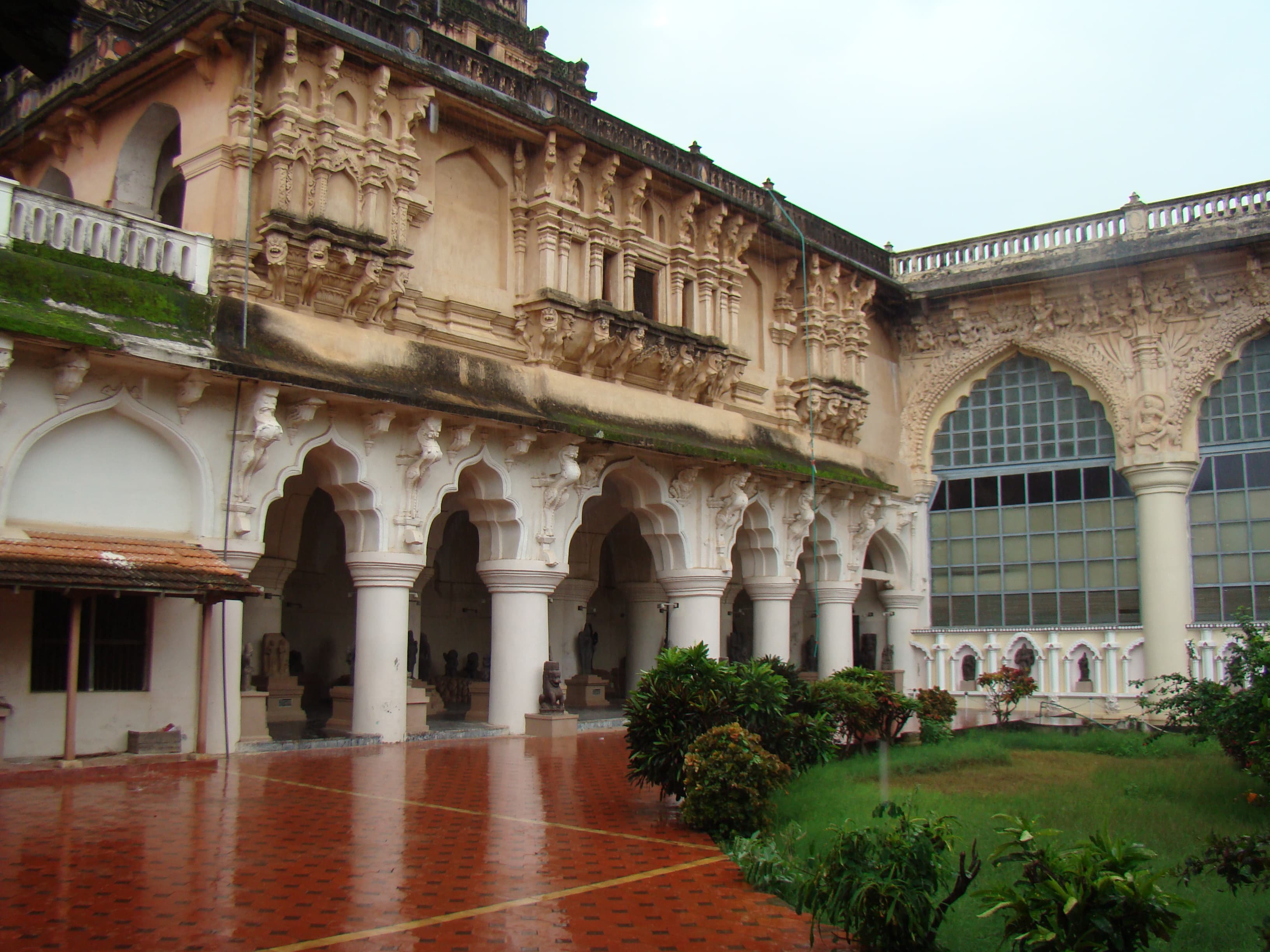 Thanjavur Palace