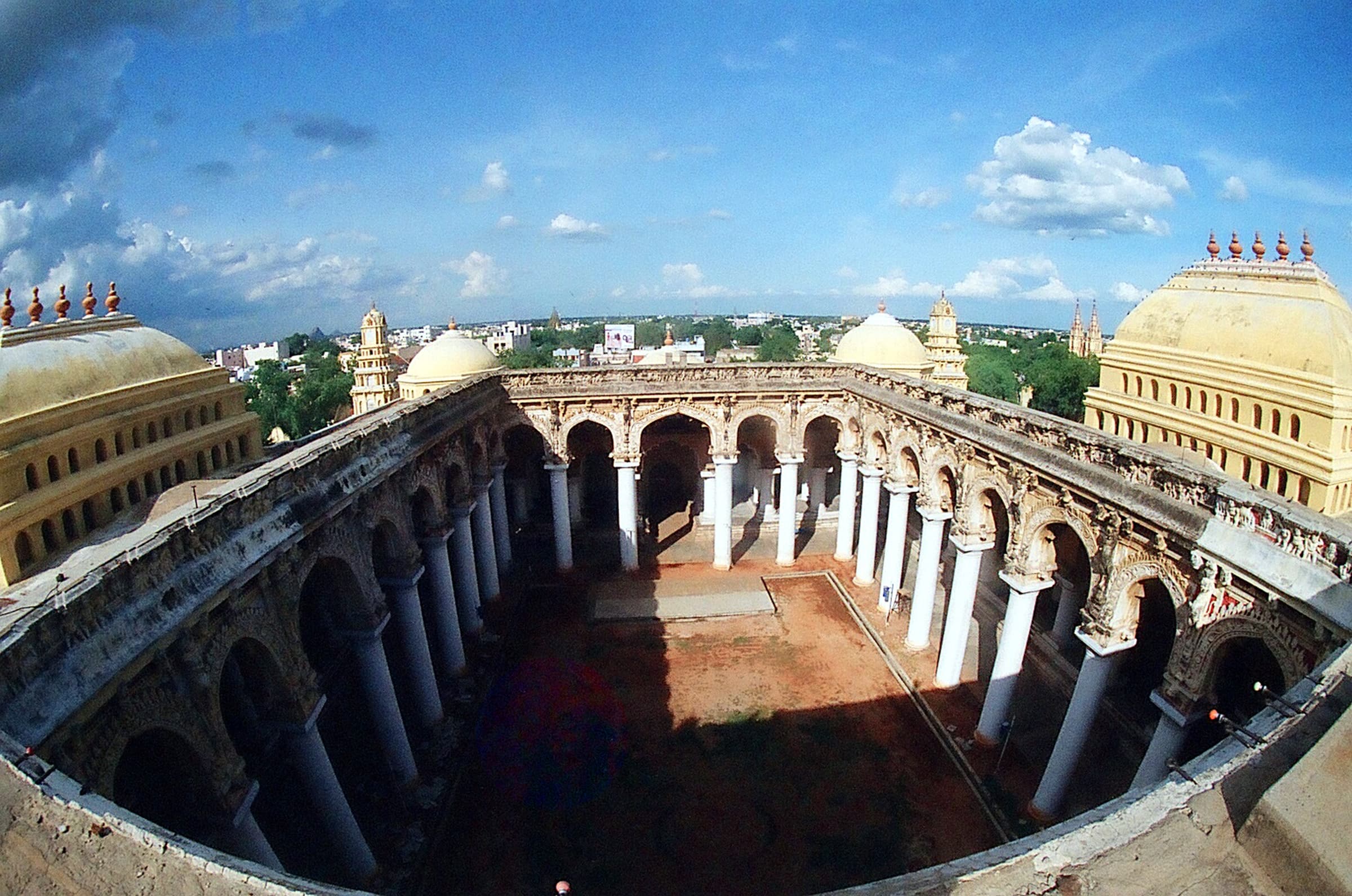 Thirumalai Nayakar palace gallery image 2