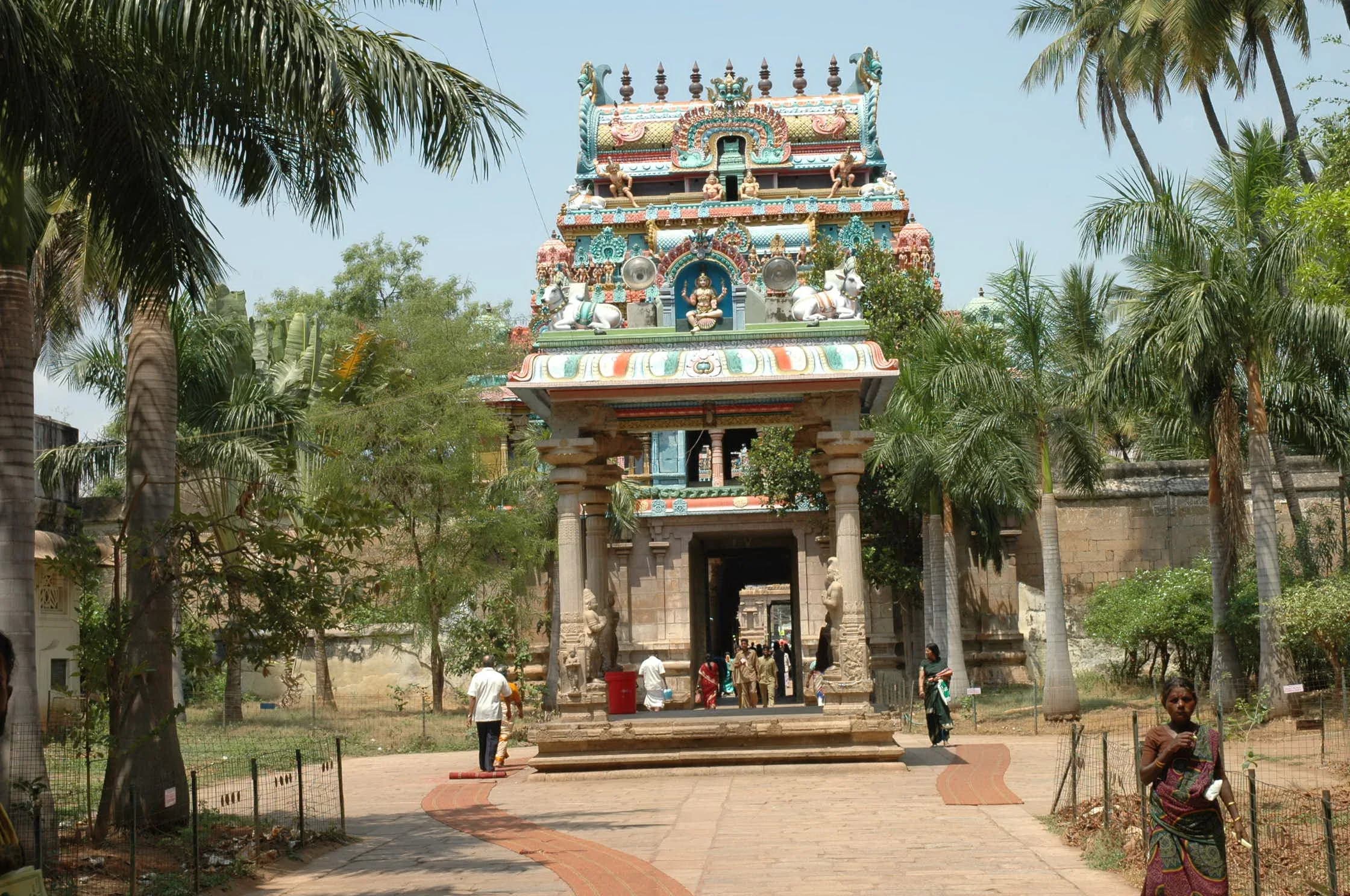 Jambukeswarar Akilandeswari Temple gallery image 1
