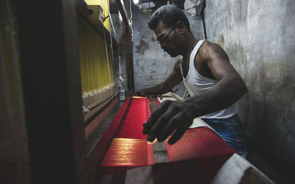 silk-saree-weaving
