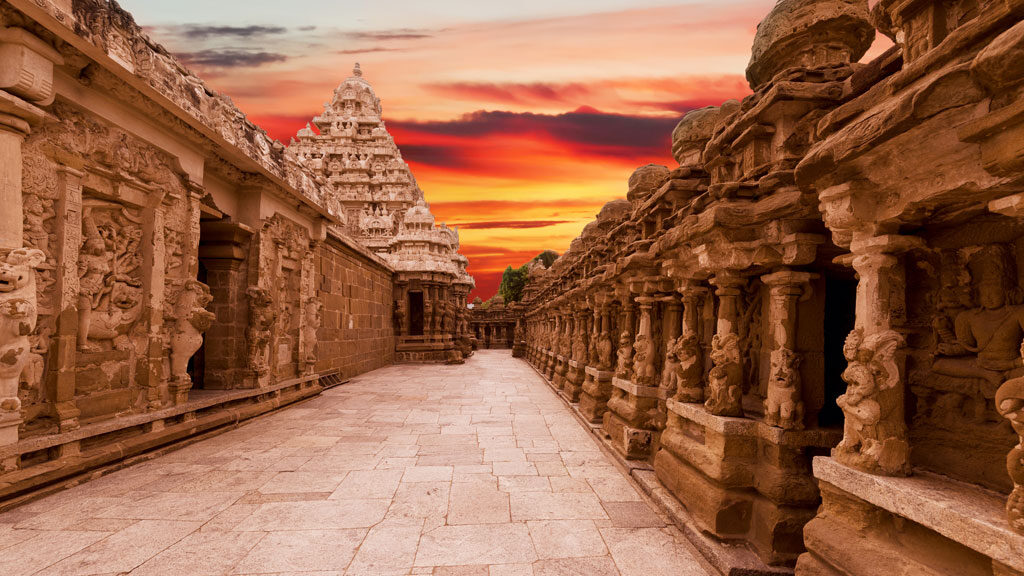 Corridors of Kailasanthar Temple in Kanchipuram.