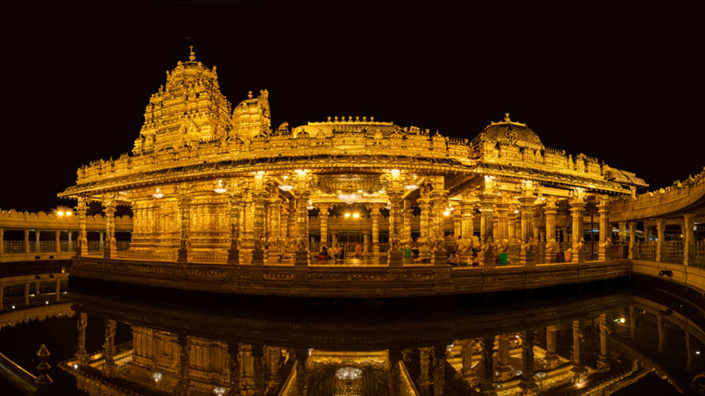 A beautiful view of Golden Temple at Vellore.