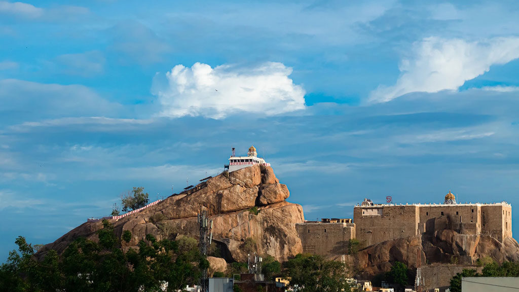 A fascinating view of Rockfort temple in Tiruchirappalli.
