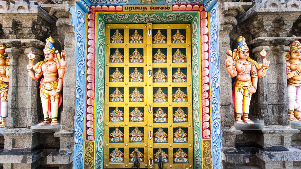 A picturesque view of Paramapatha Vasal door at Srirangam Ranganatha Swamy Temple in Tiruchirappalli.